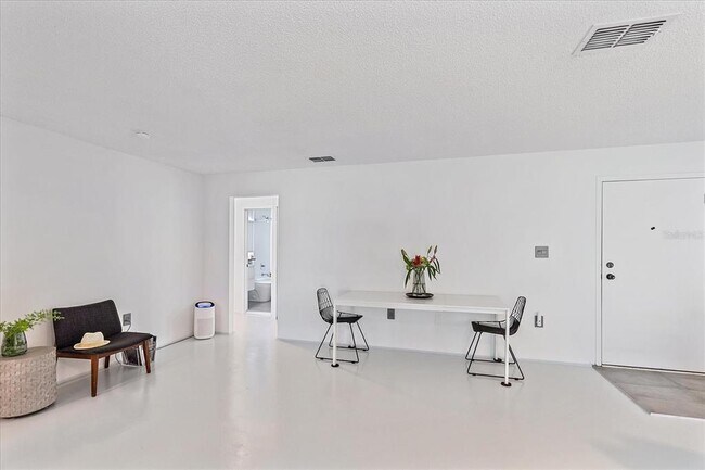 Foto del edificio - 4160 Fruitville Rd
