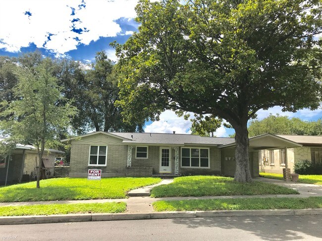 Building Photo - 3 br, 1 bath House - 442 Cherry Ridge Dr