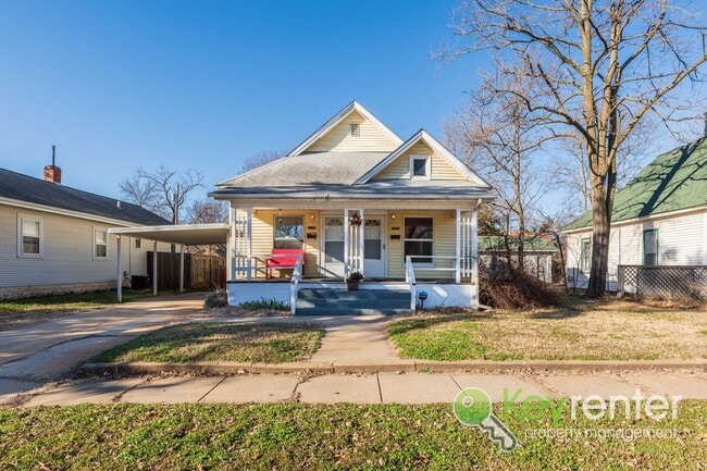 Building Photo - N Jefferson Duplex