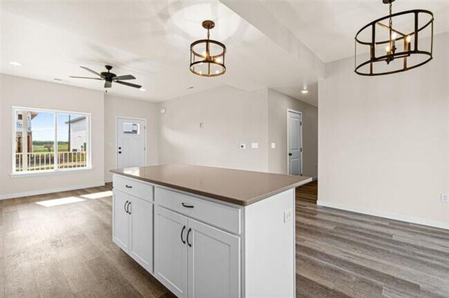 Foto del edificio - New Townhomes in a Convenient North Libert...
