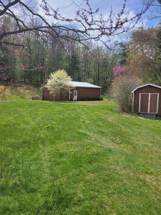 48 Oakwood Ln, Columbia, CT 06237 House Rental in Columbia, CT