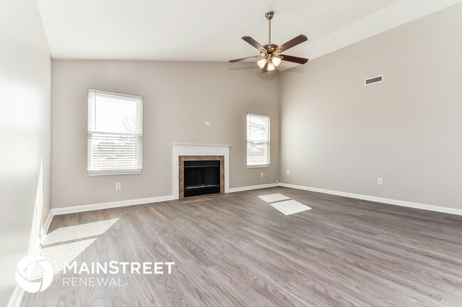 Foto del edificio - 6415 Hollingsworth Dr