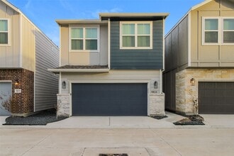 Building Photo - 9813 Falling Fern Ln