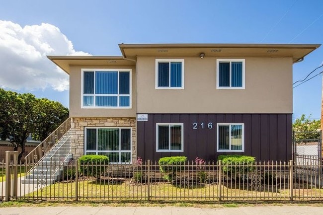 Building Photo - 1 Bedroom Apartment in Long Beach For Rent