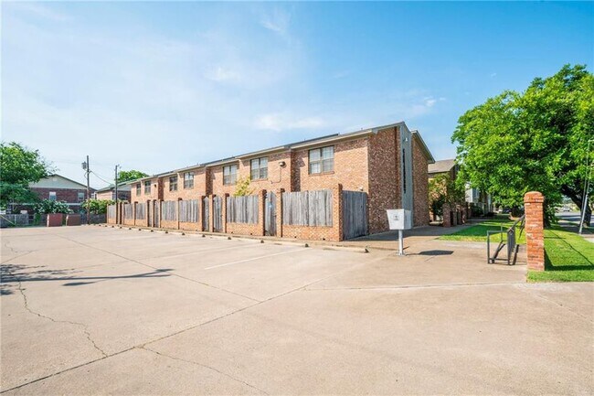 Building Photo - 1310 Speight Ave