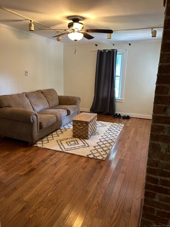 Building Photo - 57 S Lake St