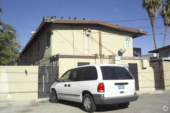 Building Photo - 313 W Cincinnati Ave