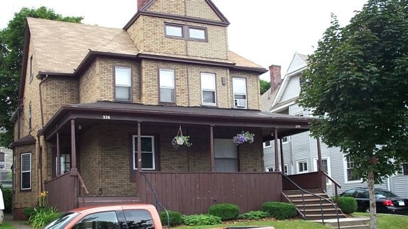 Building Photo - 326 Sassafras St