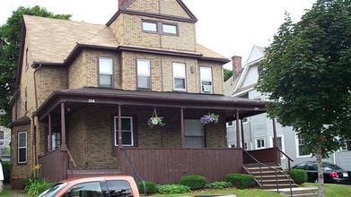 Building Photo - 326 Sassafras St