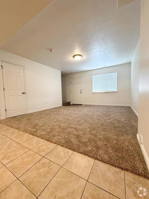 Building Photo - 2541 W 500 N