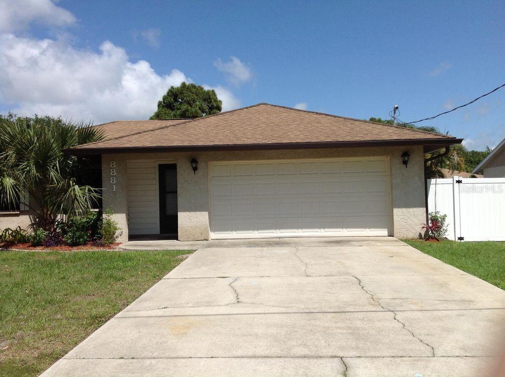 Foto principal - 8881 Pohoy Ave