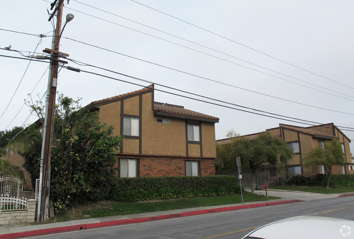 Building Photo - 411 S Orange Ave