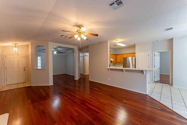 Foto del edificio - Stunning 3 bed 2 bath Home in Austin, TX!!!