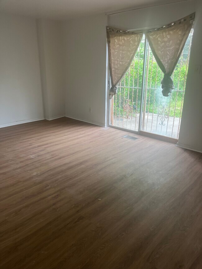 Foto del edificio - 861 N Fallon St
