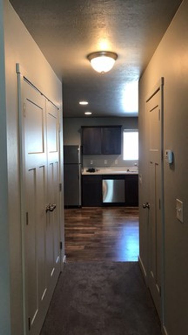 Building Photo - Beautiful 3 Story Vineyard Townhome