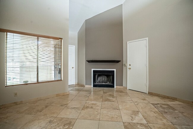 Building Photo - Ready for July Move In - Two Bedrooms!