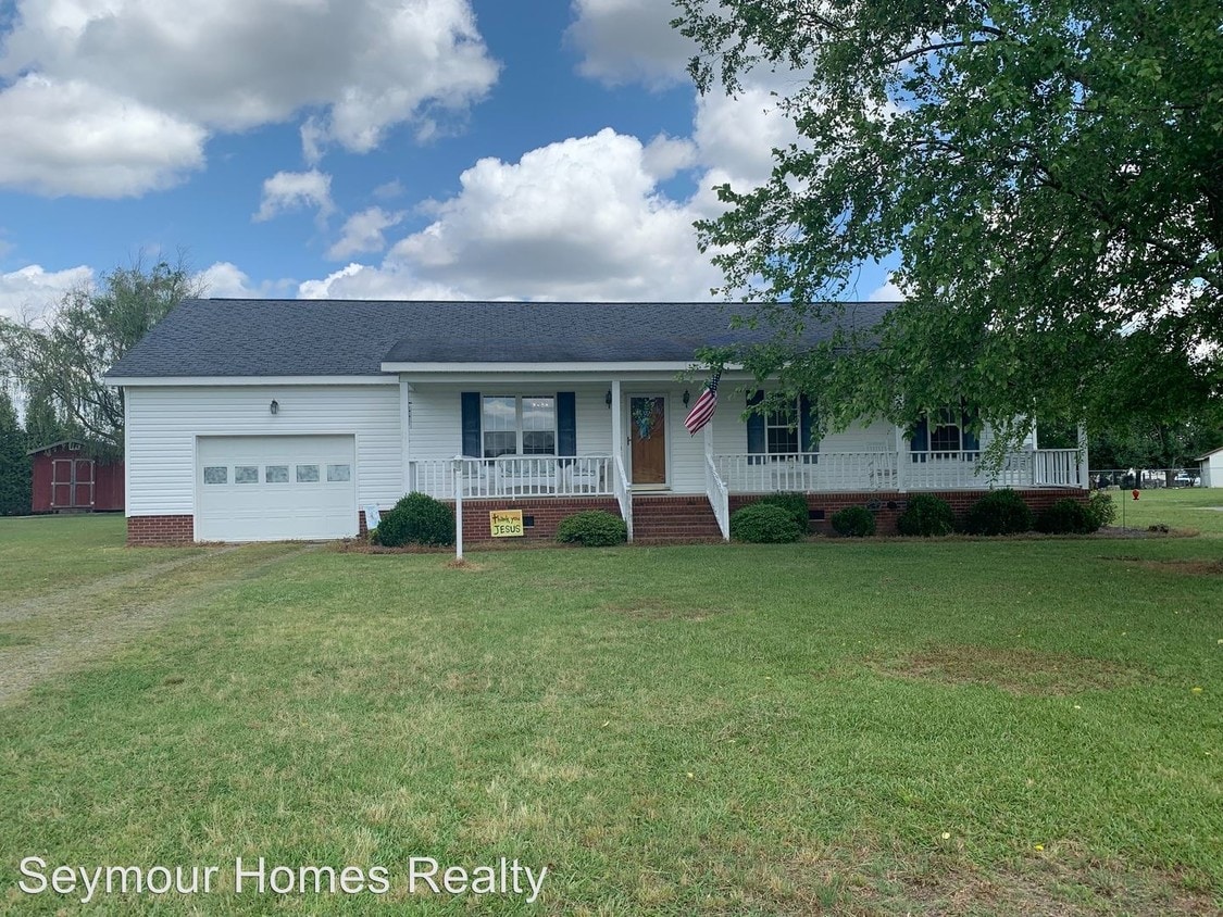 Primary Photo - 5097 Wayne Memorial Dr