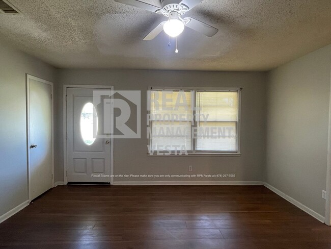 Building Photo - 102 Hope Pl