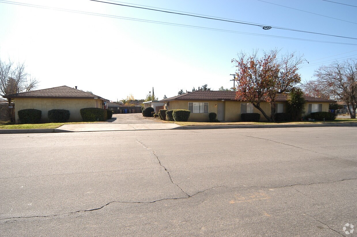 Foto principal - 32351-32355 Avenue D