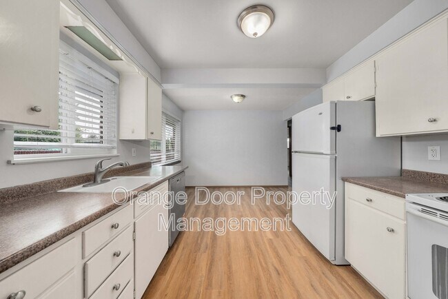 Foto del edificio - 712 127th St S
