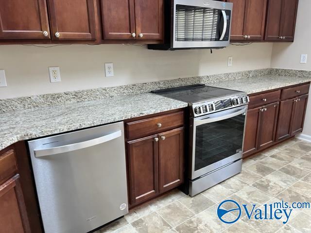 Foto del edificio - 120 NW Wittington Ln