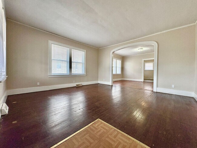 Foto del edificio - 1815 Kemble Ave