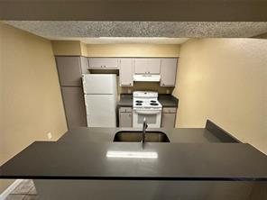 Foto del edificio - 4607 E 12th St