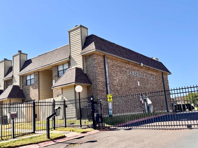 Foto del edificio - 200 Martingale