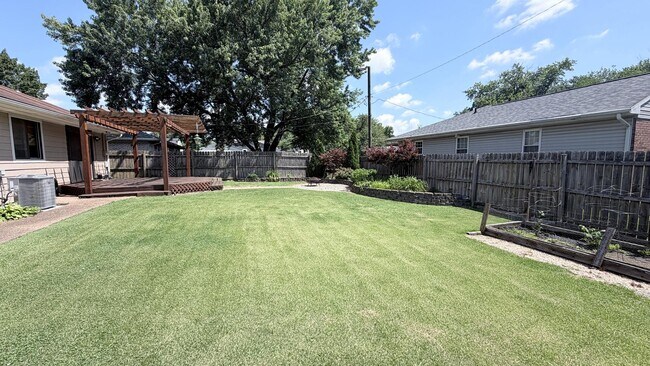 Foto del edificio - 1630 S Walnut Ln