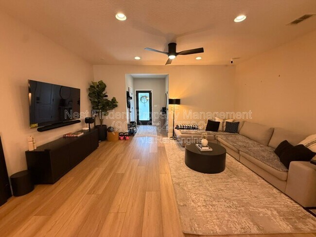 Foto del edificio - 7039 Beauhaven Ct
