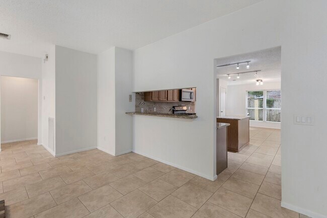 Building Photo - 18 W Stony Bridge Ct