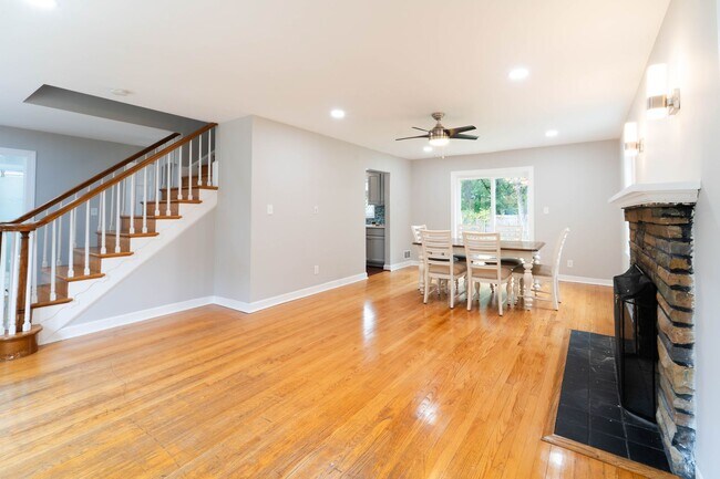 Foto del edificio - Beautiful Home With an Excellent Location ...