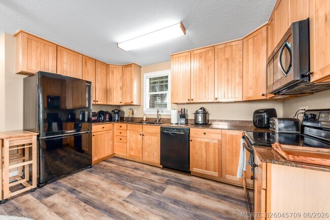 Foto del edificio - 404 SW Camden Ave