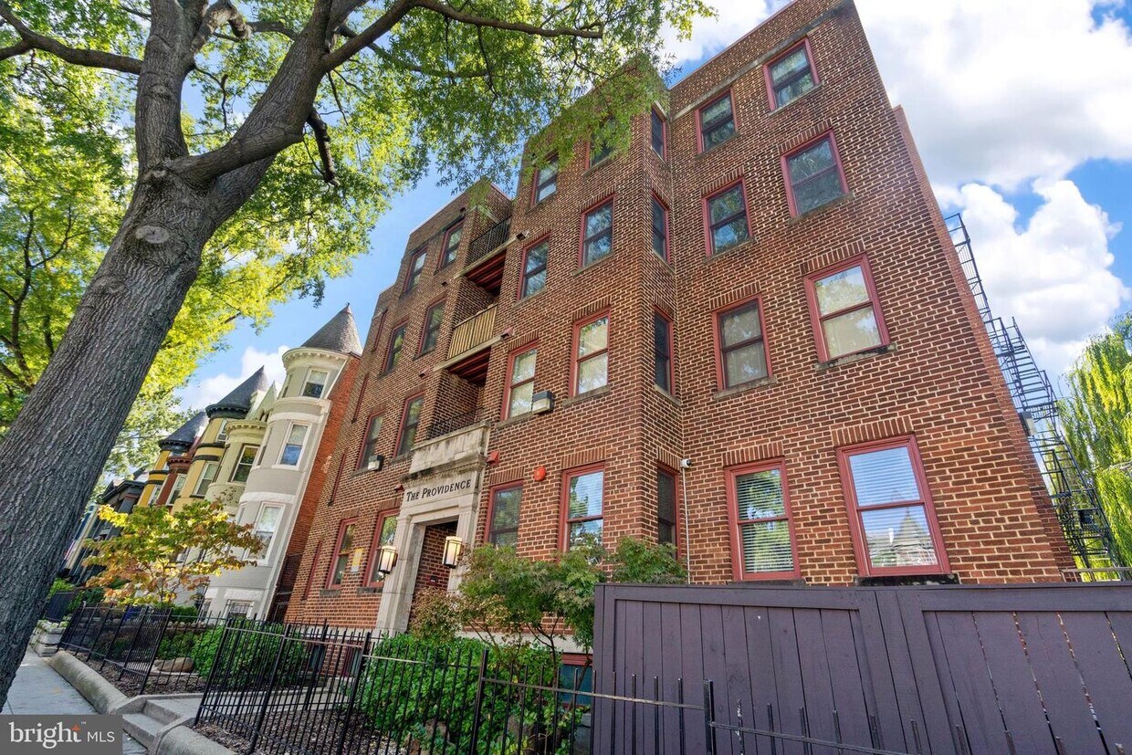 70 Rhode Island Ave NW Unit 502, Washington, DC 20001 Room for Rent