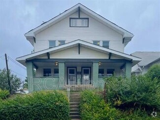 Building Photo - 916 E Tabor St