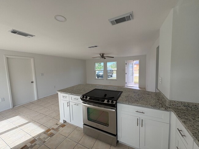 Foto del edificio - 1057 Tropical Ave NW