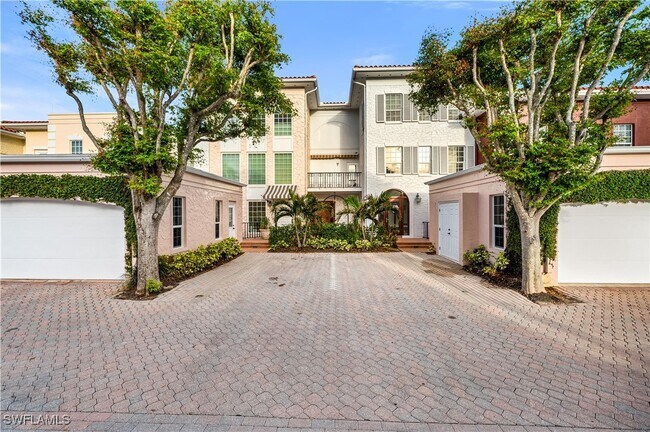 Foto del edificio - 4000 Gulf Shore Blvd N