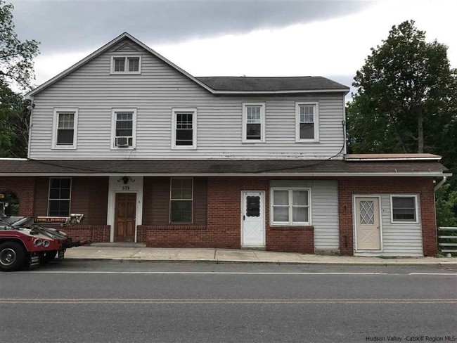 Building Photo - 579 Main St