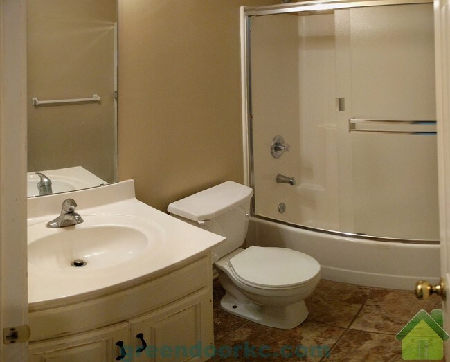 Foto del edificio - 14851 Robinson St