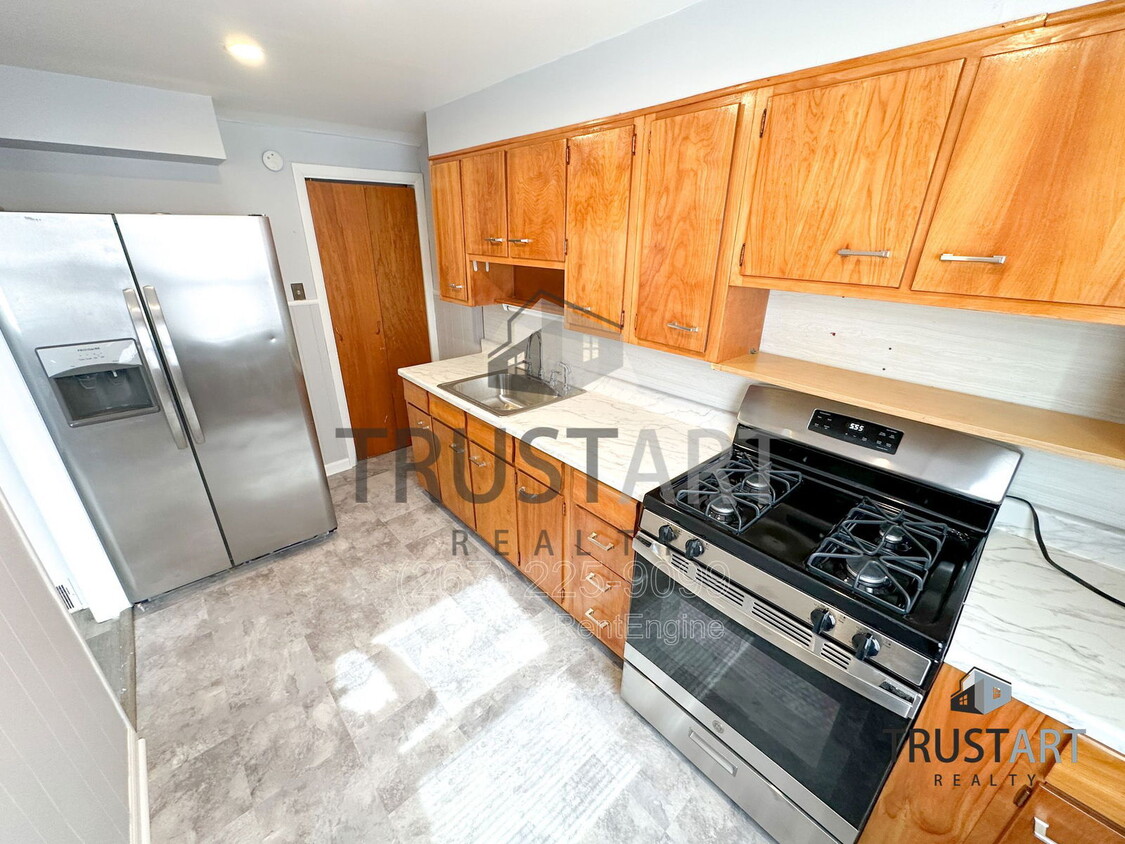 Photo - 5335 Cottage St