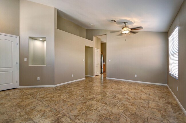 Building Photo - WONDERFUL HOME LOCATED IN DESIRABLE NORTH ...