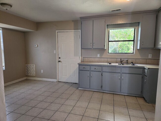 Foto del edificio - Newly Remodeled