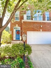 Building Photo - 4240 Sonia Ct