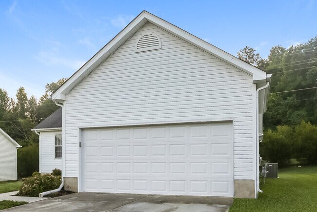 Building Photo - 5751 Heron Point Pl SW