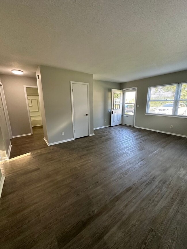 Building Photo - 10-12 Morehouse Ct-NOREMAC