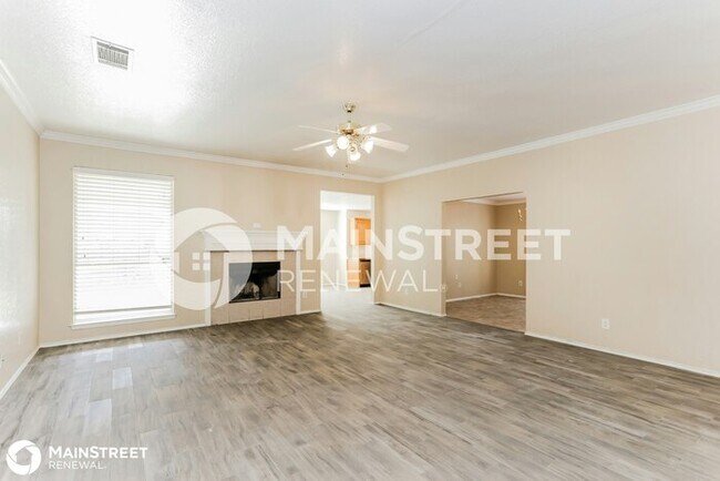 Building Photo - 226 Adams Dr, Crowley, TX 76036