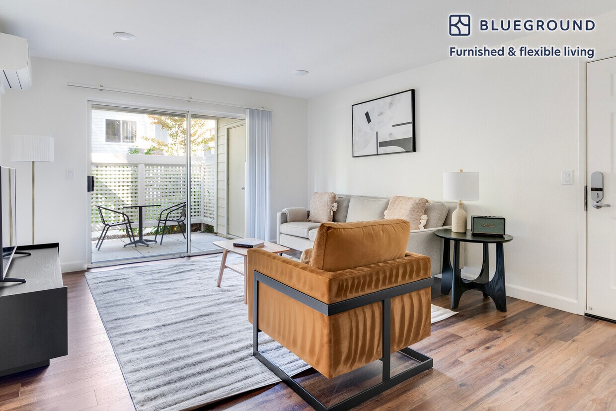 Foto principal - 900 Pepper Tree Ln