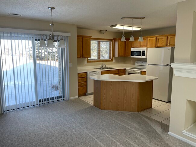 Foto del edificio - 811 Burr Oaks Dr