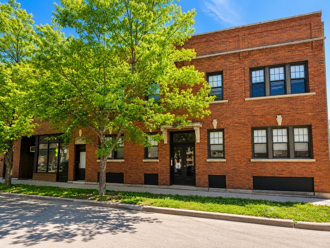 Building Photo - 2991 N Lawndale Ave