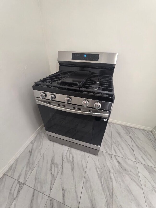 Foto del edificio - 1 BD 1 BA CONDO IN DOWNTOWN LONG BEACH